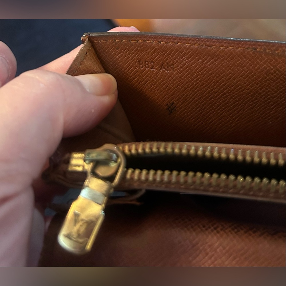 Authentic Louis Vuitton Monogram Sara Wallet - Picture 12 of 12
